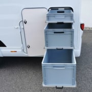 Wohnmobil Garagenausbau mit Heckregalauszügen für Euroboxen drei Etagen