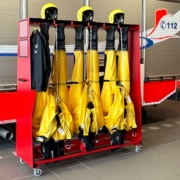 Sonderwagen für die Feuerwehr für Eis- und Wasserrettungsanzüge