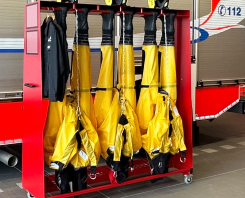 Sonderwagen für die Feuerwehr für Eis- und Wasserrettungsanzüge