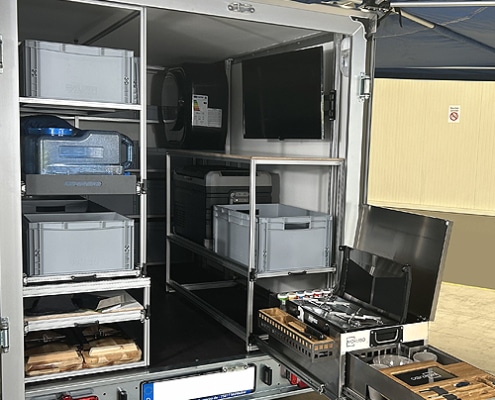 Anhängerausbau mit Schwerlastauszügen für eine Aussenküche