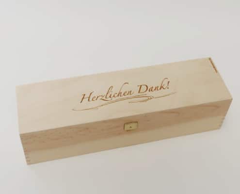 Holzbox für 1 Flache mit Lasergravur "Herzlichen Dank"